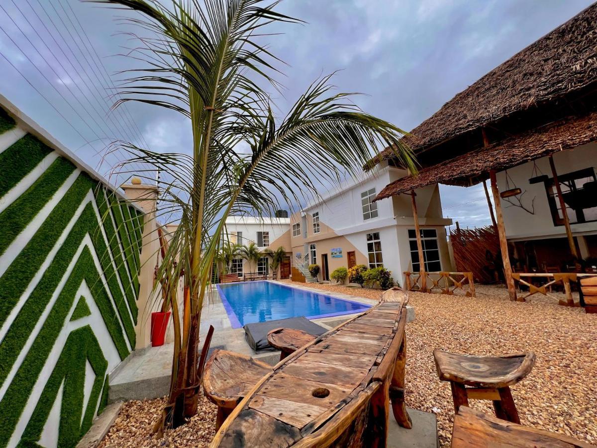 Vick Boutique Hotel With New Power Backup Nungwi Exterior photo